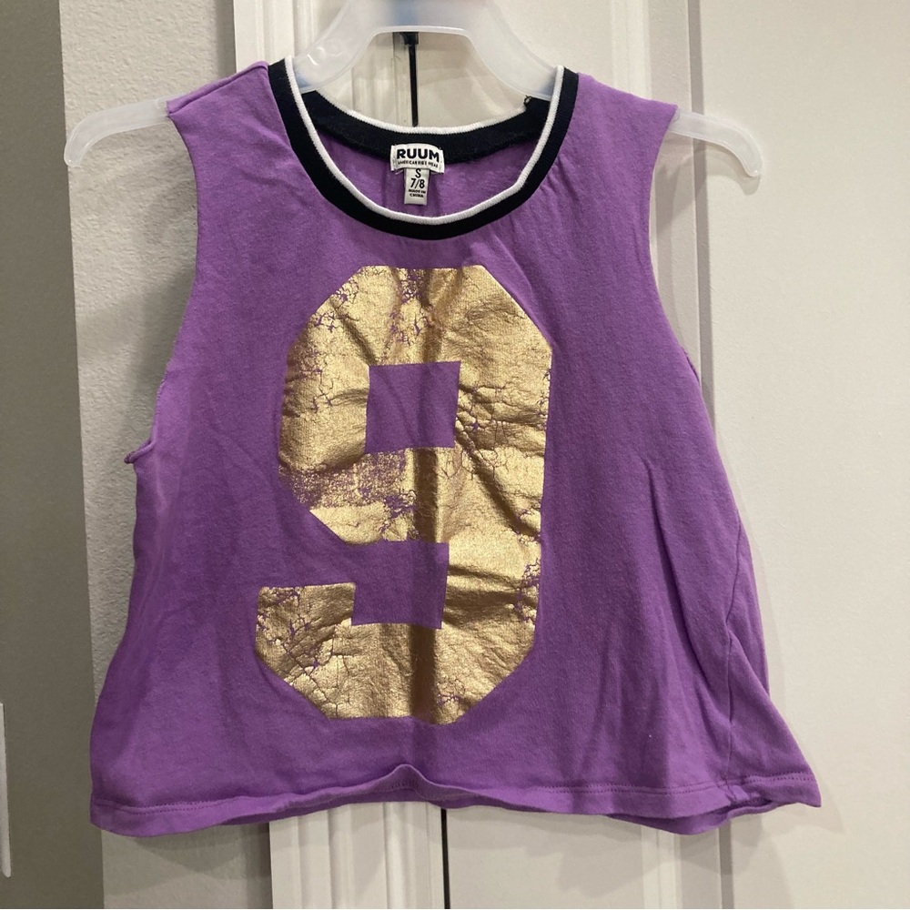 RUUM purple cut off sleeve tshirt girls Small 7/8 gold #9 GUC